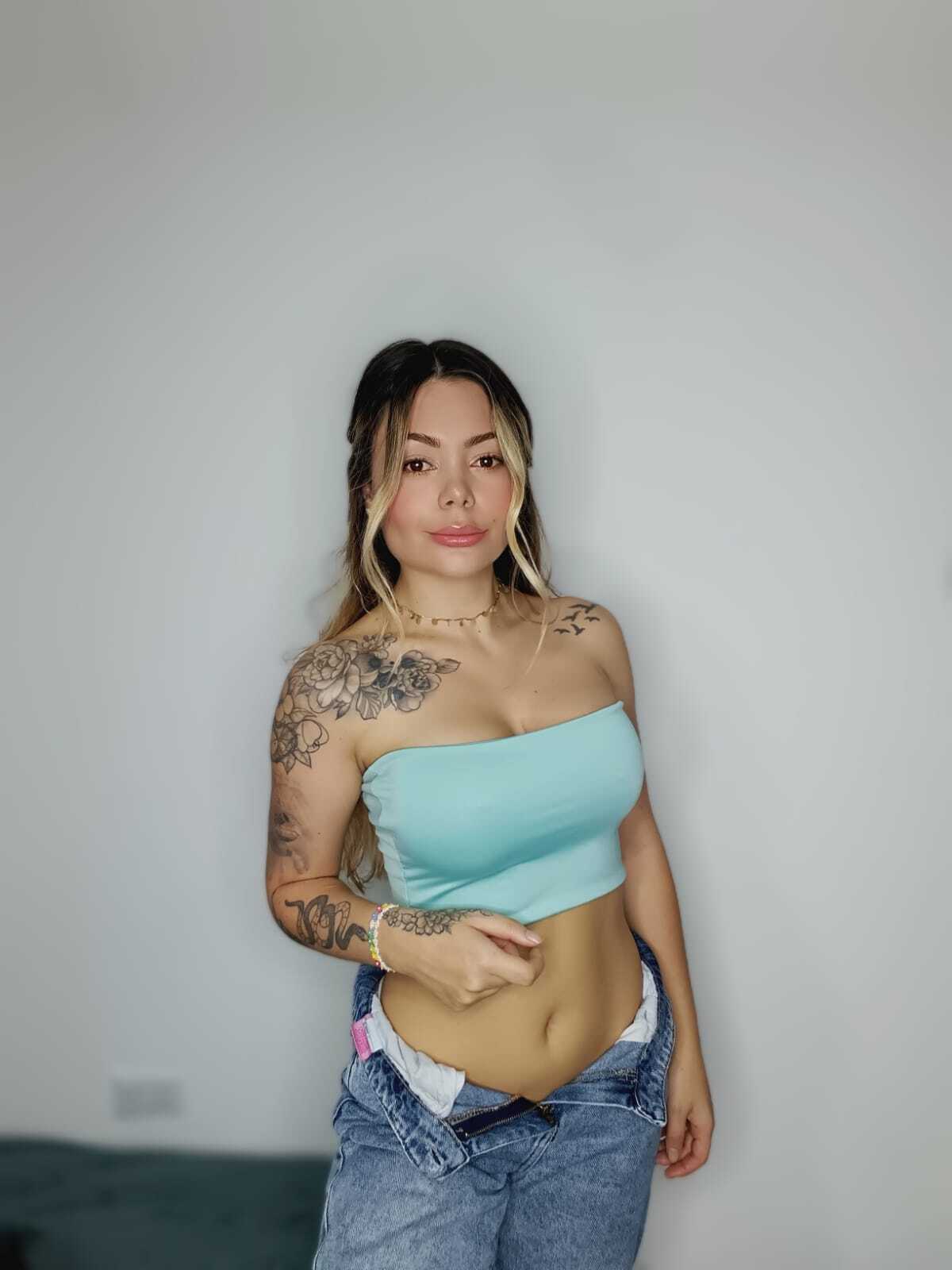 isabellasaennz from Jerkmate