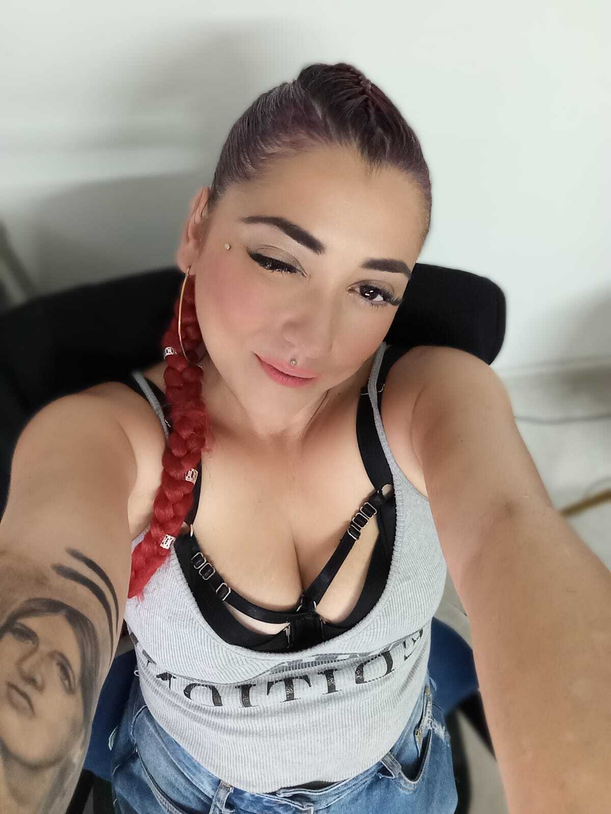 lulusweett from Jerkmate