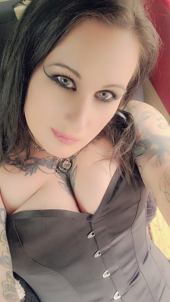 gothicraven from Jerkmate