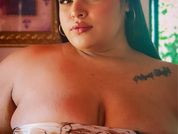 Maya_curvy