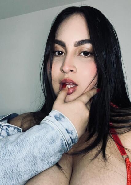 emilia_milk from Jerkmate