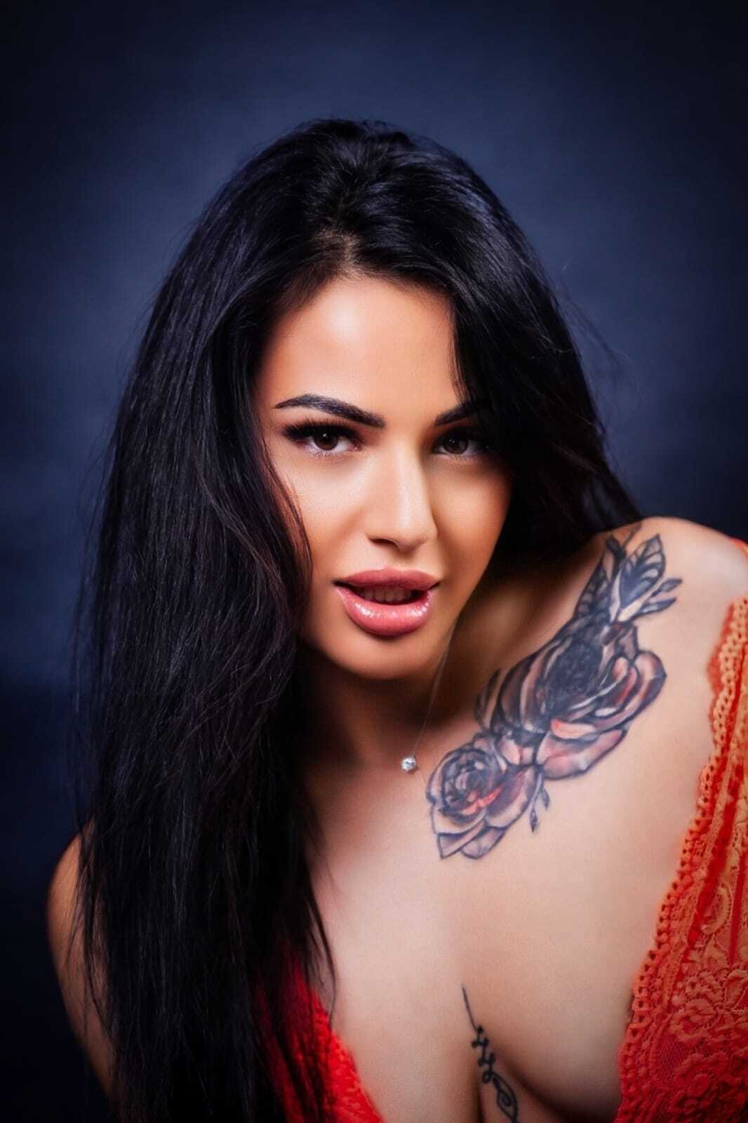 alessianavarro from Jerkmate