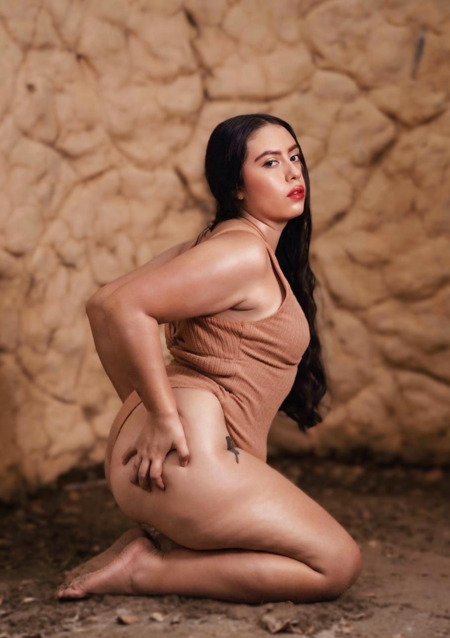 hillary_bdsm picture 1