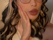 emmiliabons pic