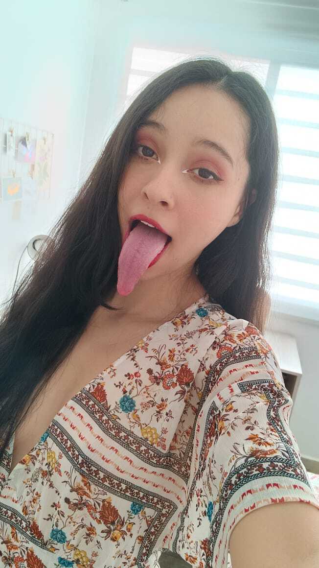 violetamontes from Jerkmate