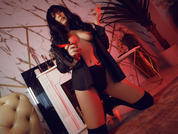 AQueenMonica