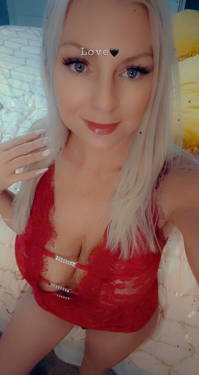 britneyathome from Jerkmate