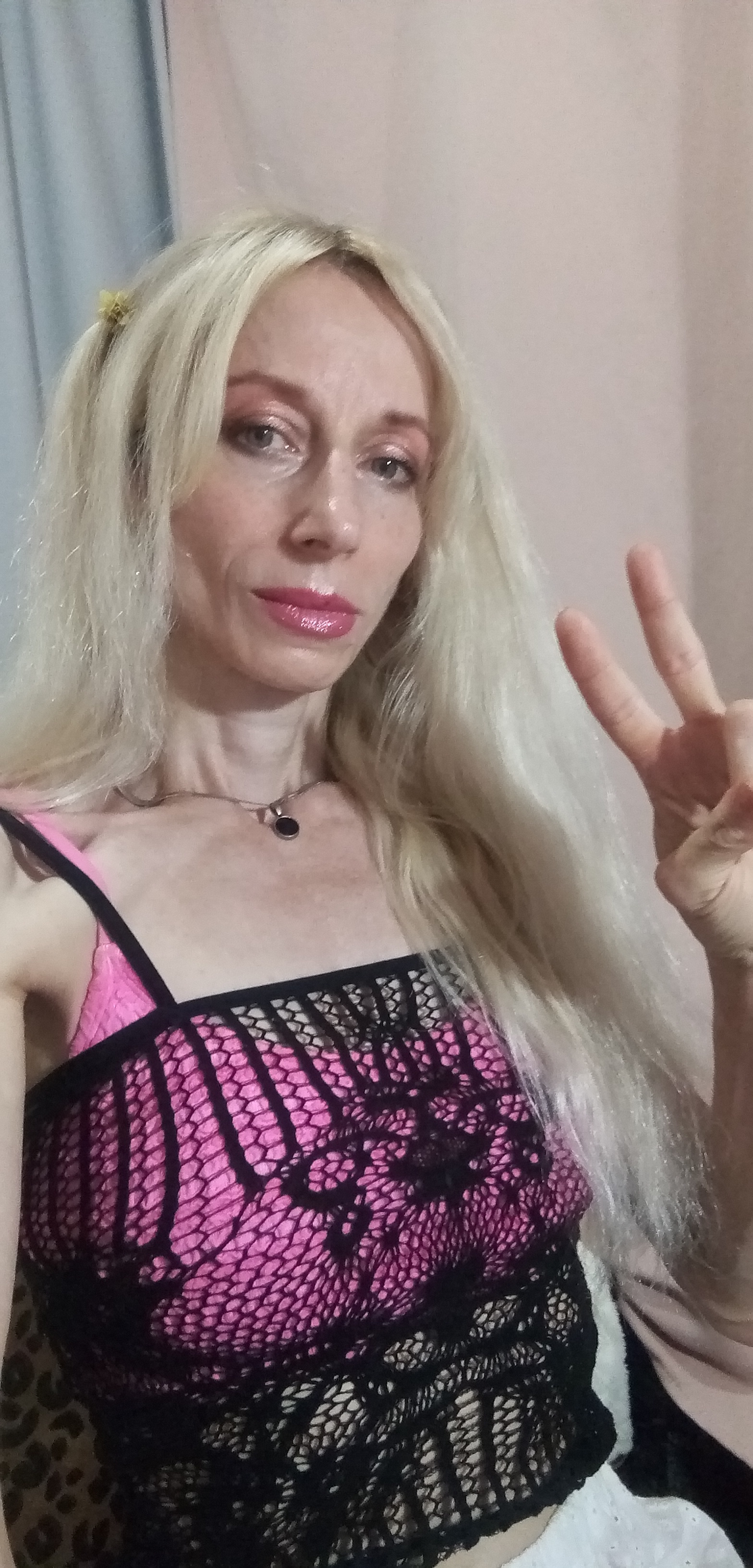 Emma_Blonde picture 1