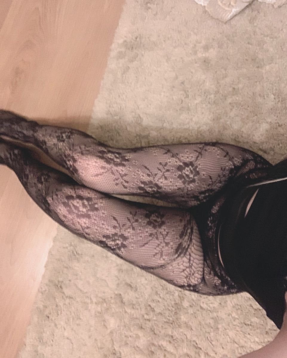 SidneySween19 photo 2