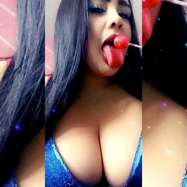 nahomyboobs