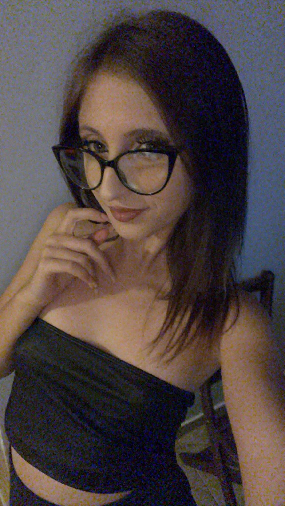 KiraBelle18 photo 5