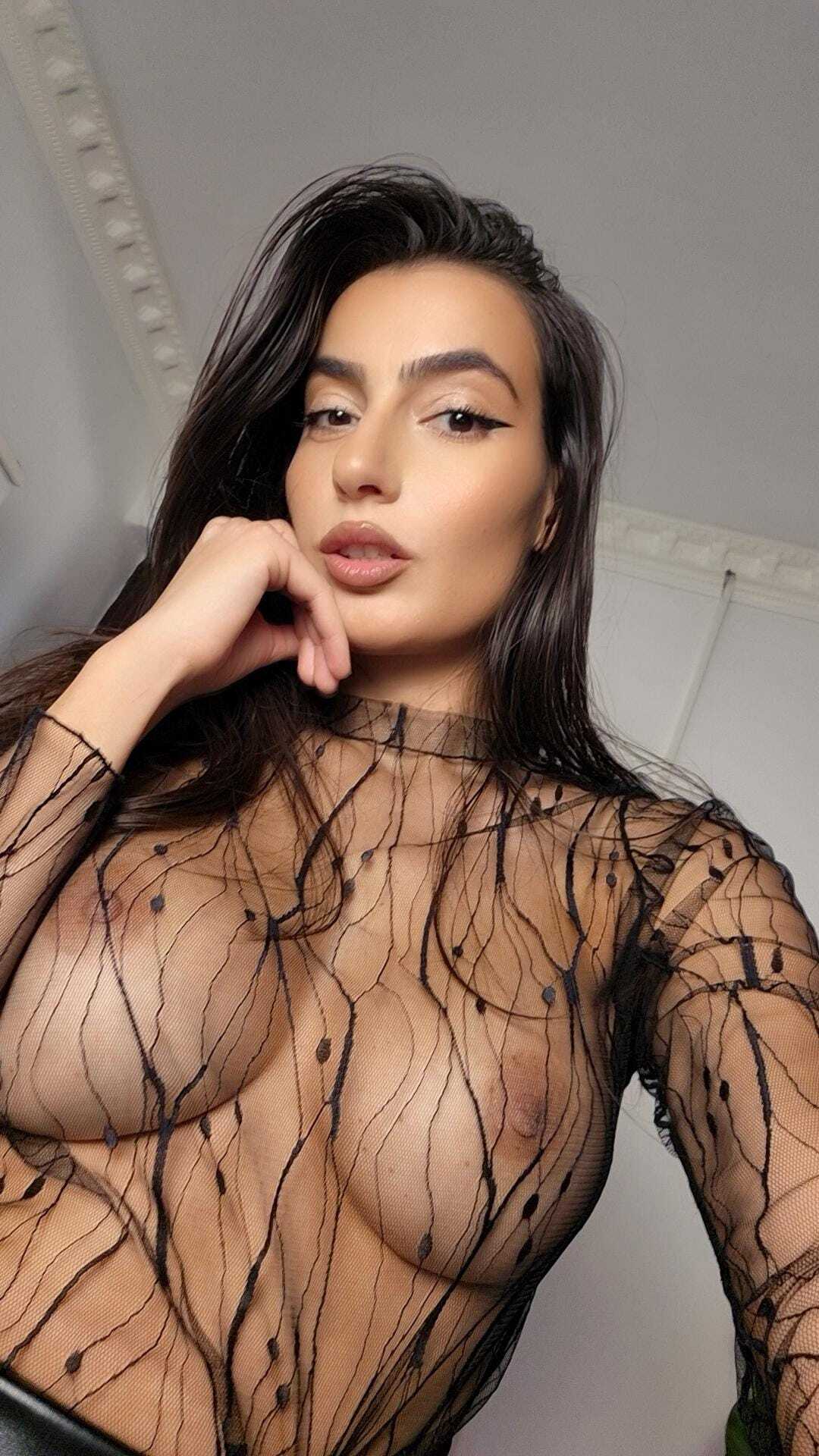 ninakrystal from Jerkmate