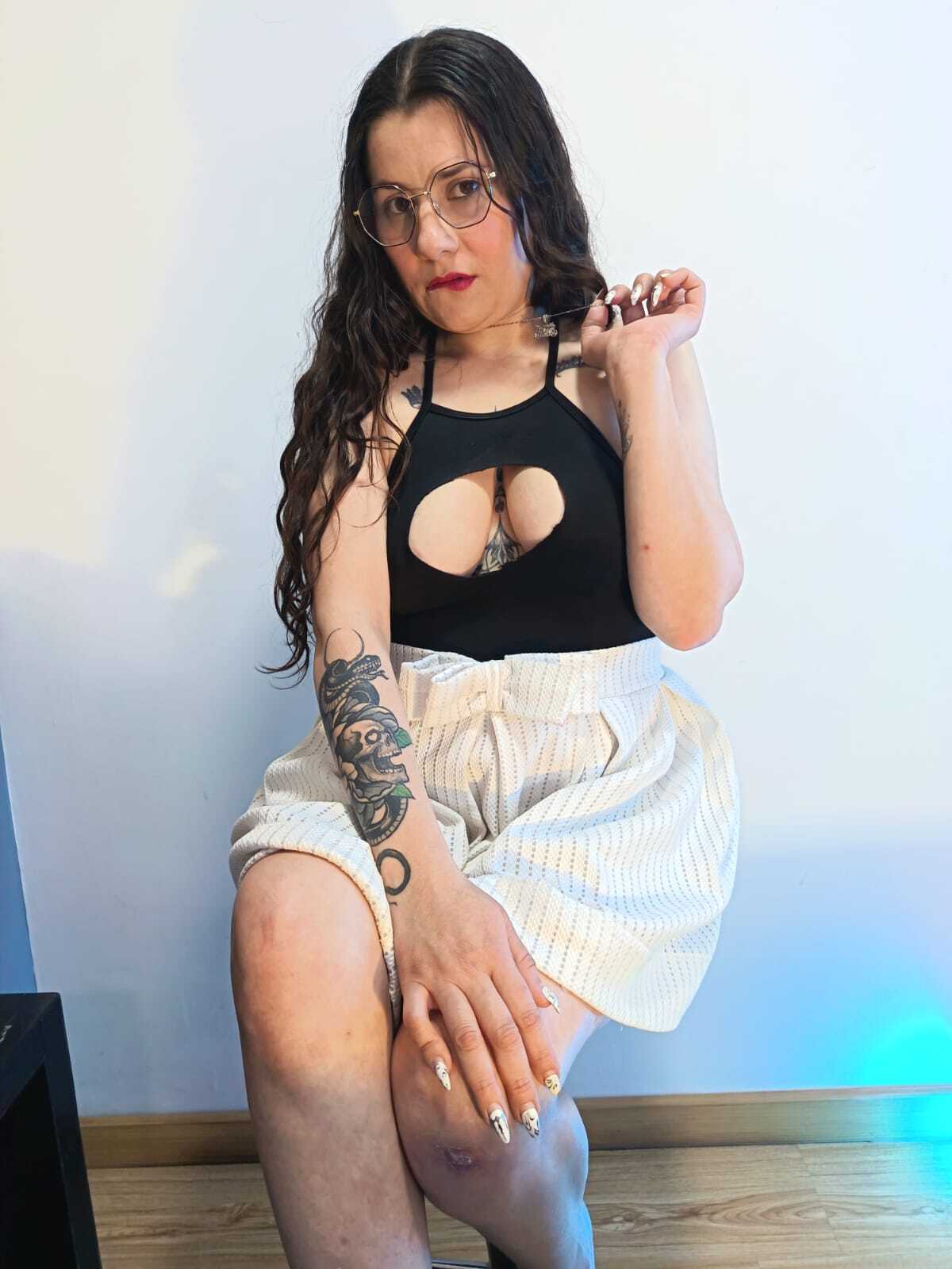 MadyMolet picture 7