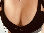 FlirtyyEllaa