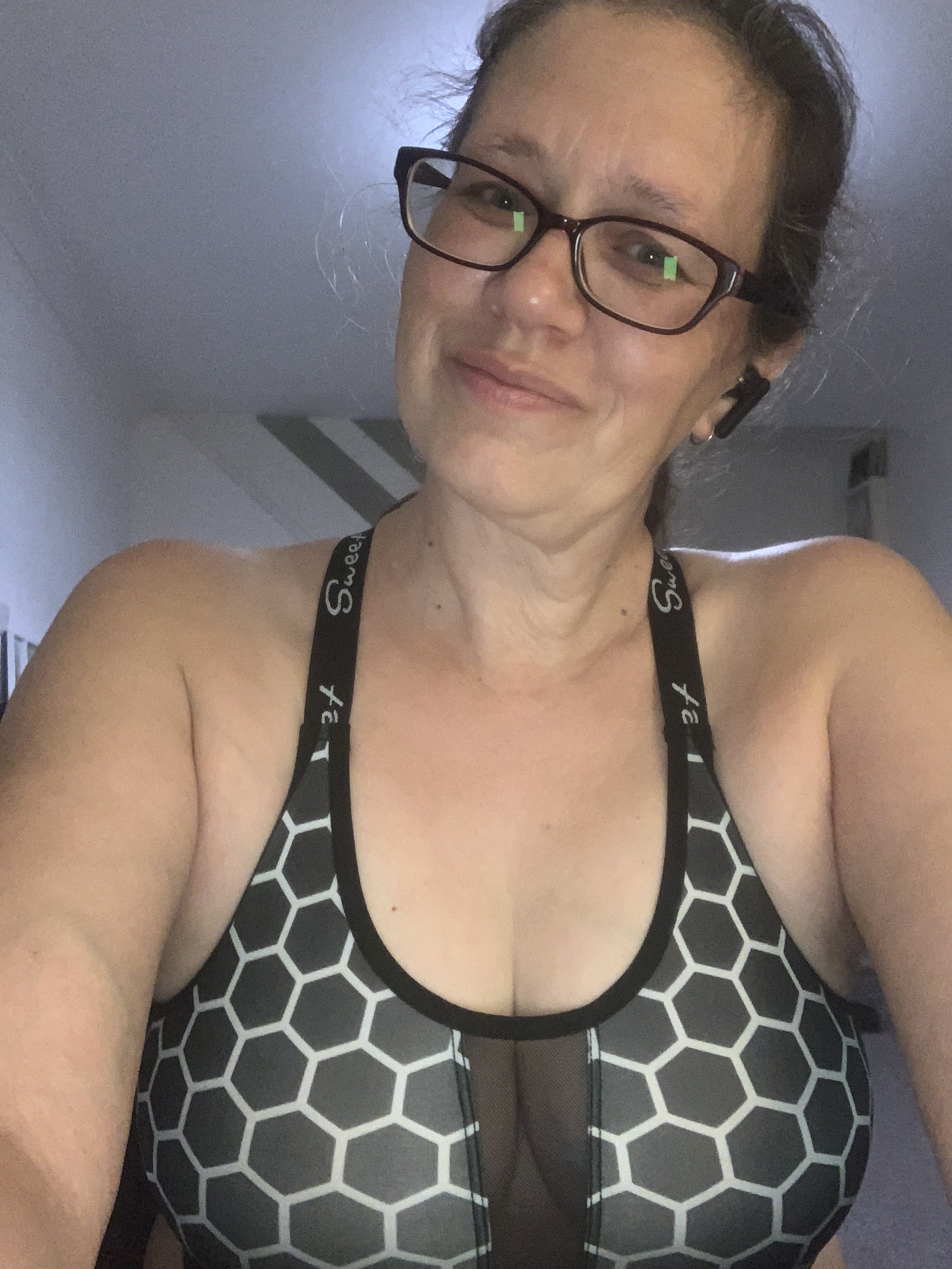 brunettebelle from Jerkmate