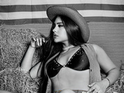 melaniierioss pic