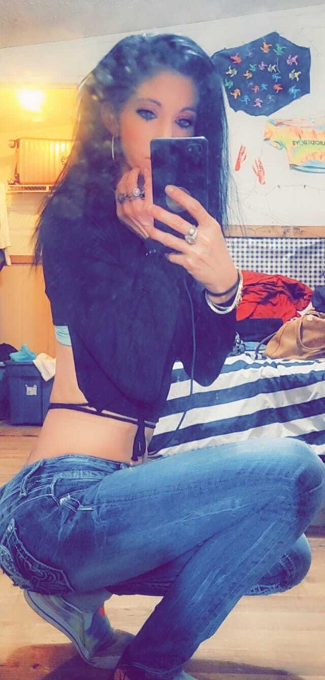 luciacrywolf from Jerkmate