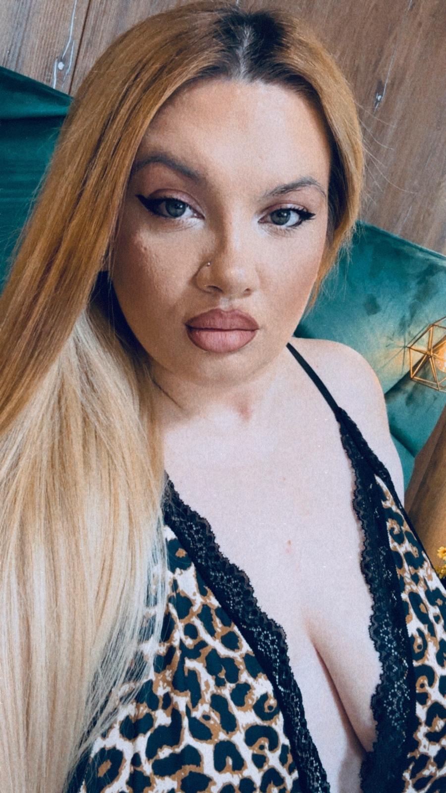 MelanieBrownn picture 1