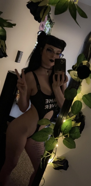 BettiePainXO