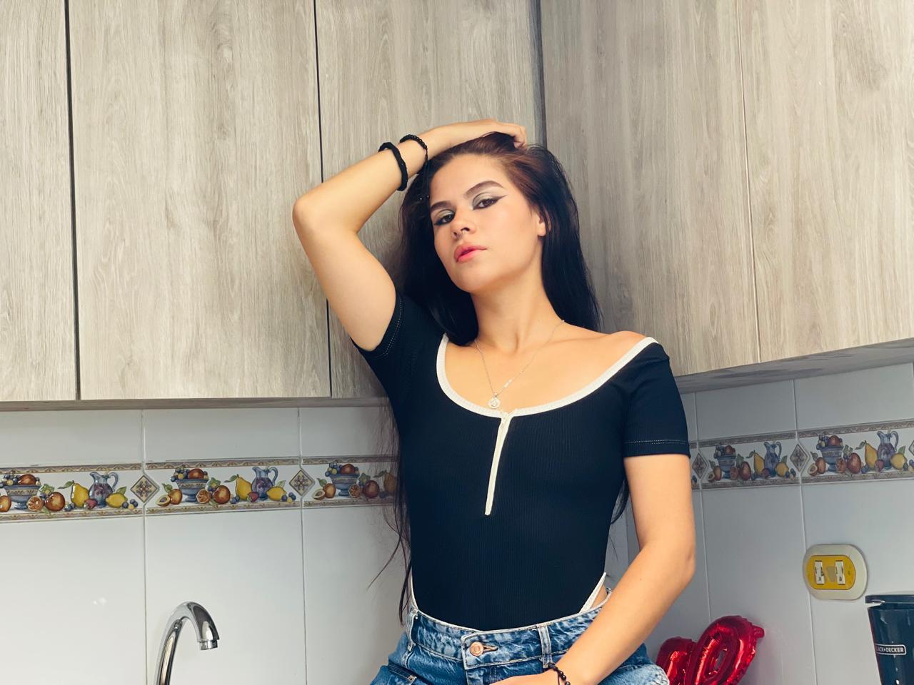karinatomson from Jerkmate