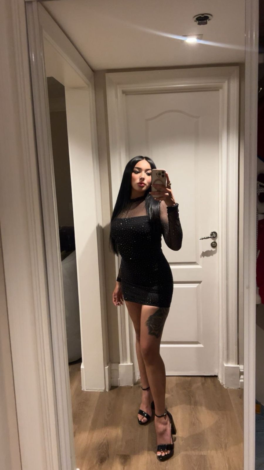 Lilly_Tylor picture 3