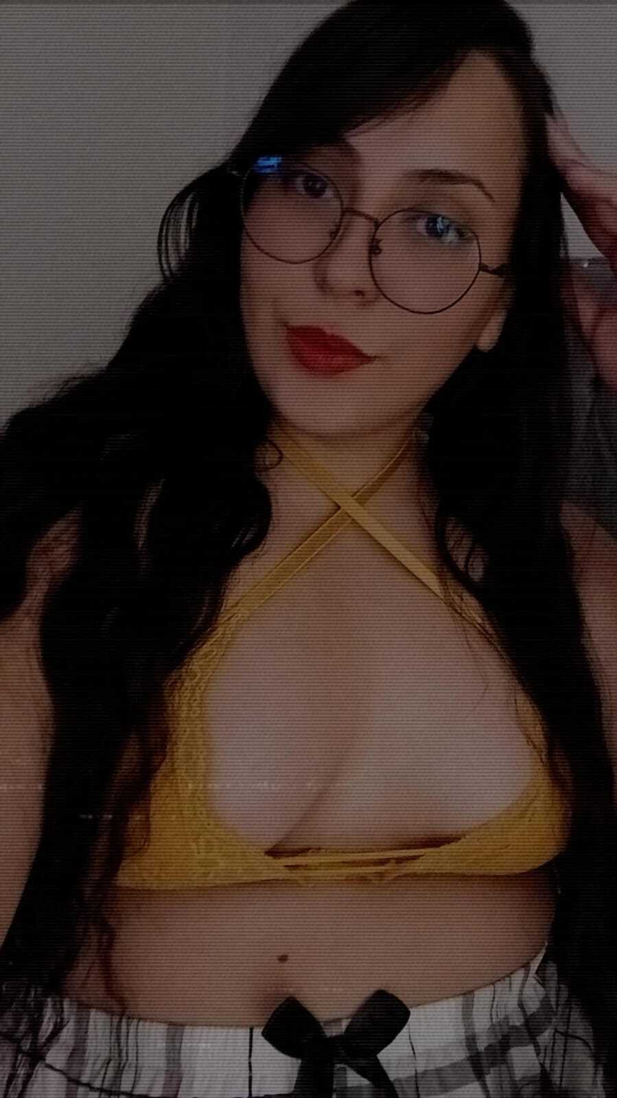 roxanerosee from Jerkmate