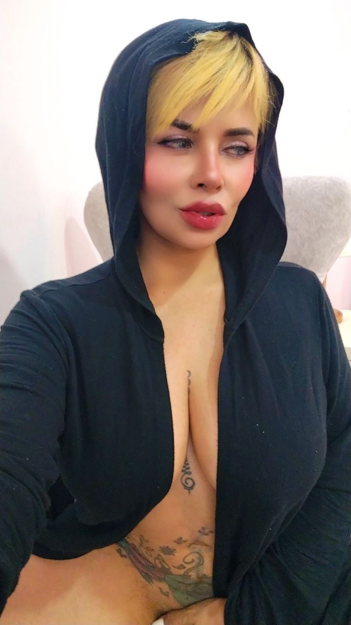 evamonteneegro from Jerkmate