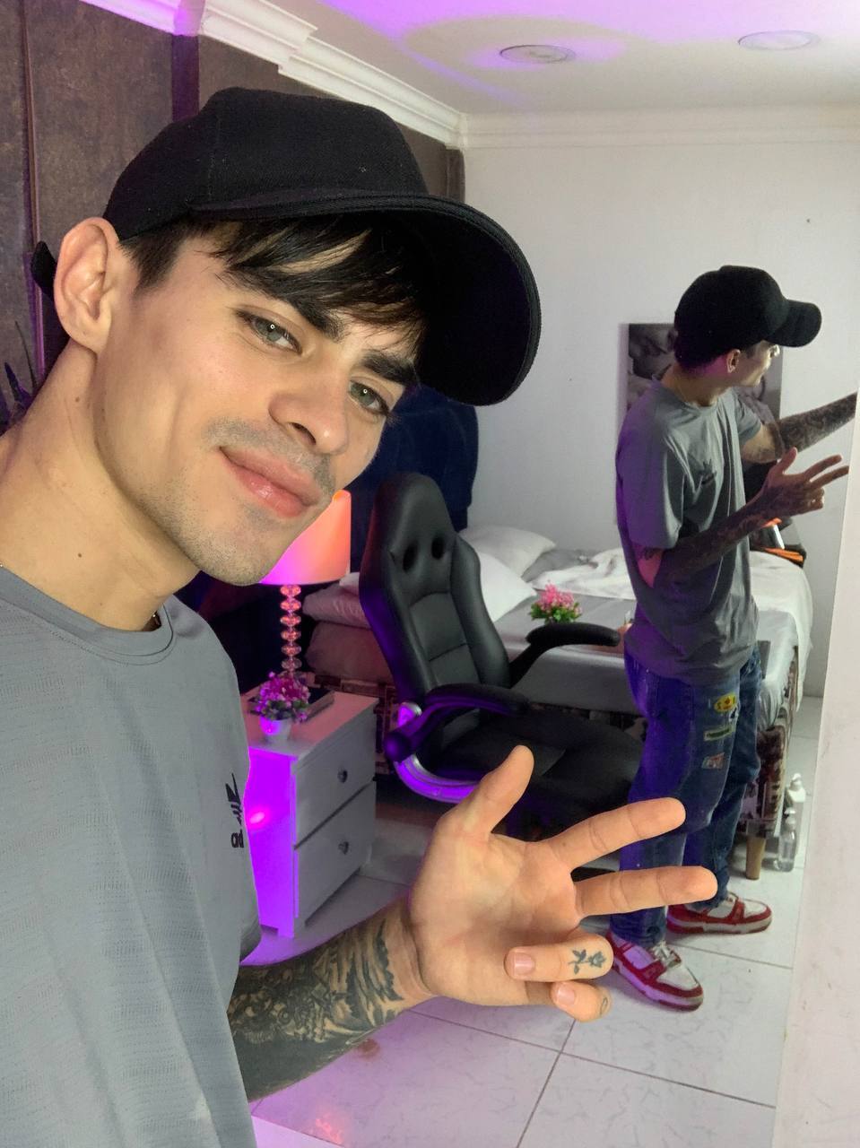 aron_muller from Jerkmate