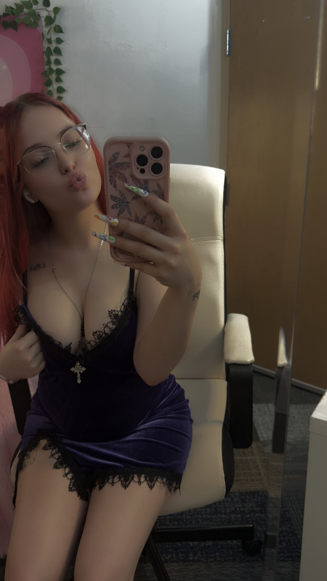 foxylilly from Jerkmate