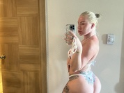 British Sex Cam Girl Bustyblondeharlow » Live XXX Cam Photo