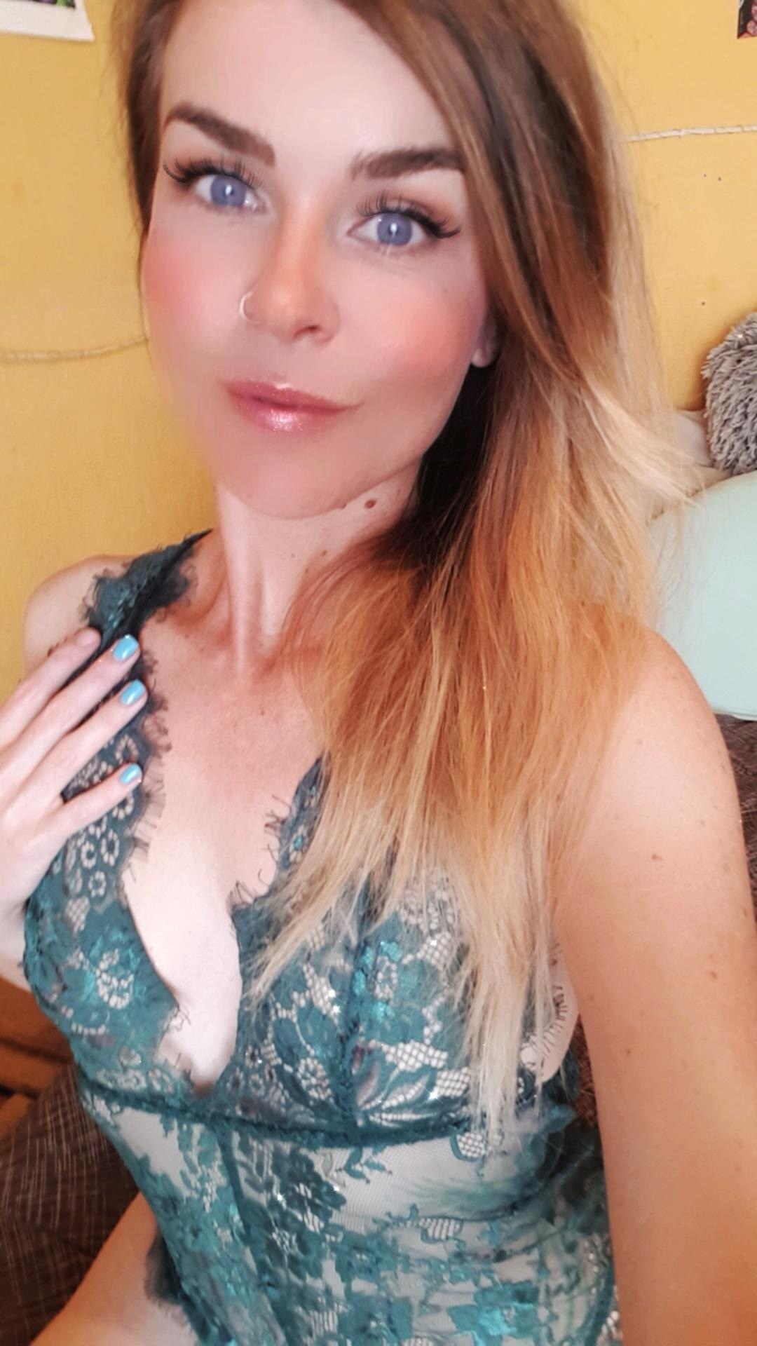 aussiemilfakyra from Jerkmate