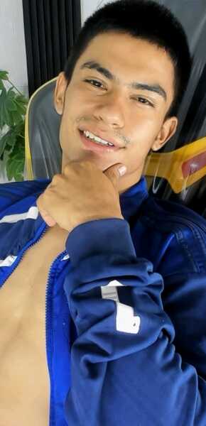 alejandro20 from Jerkmate