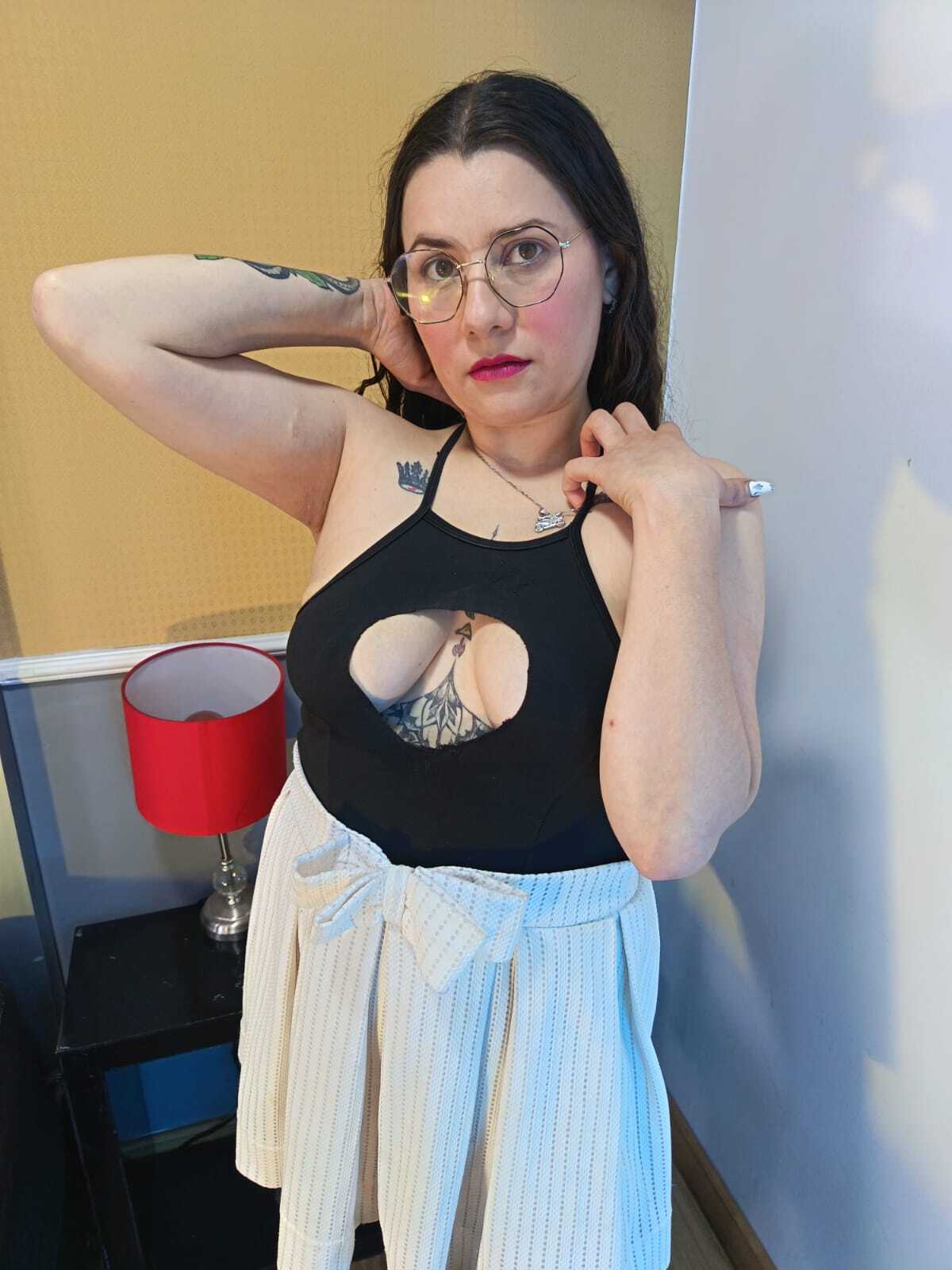 MadyMolet picture 8