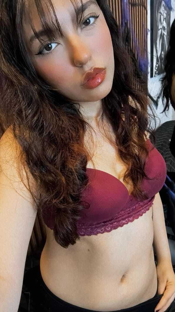 elliecute19 from Jerkmate