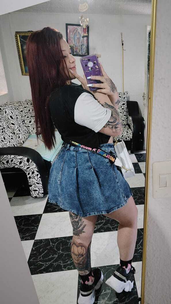 evelinnruiz from Jerkmate