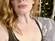 Chat Live with GingerSnap1985  40 year old Amateur Cam Girl from The United States Photo