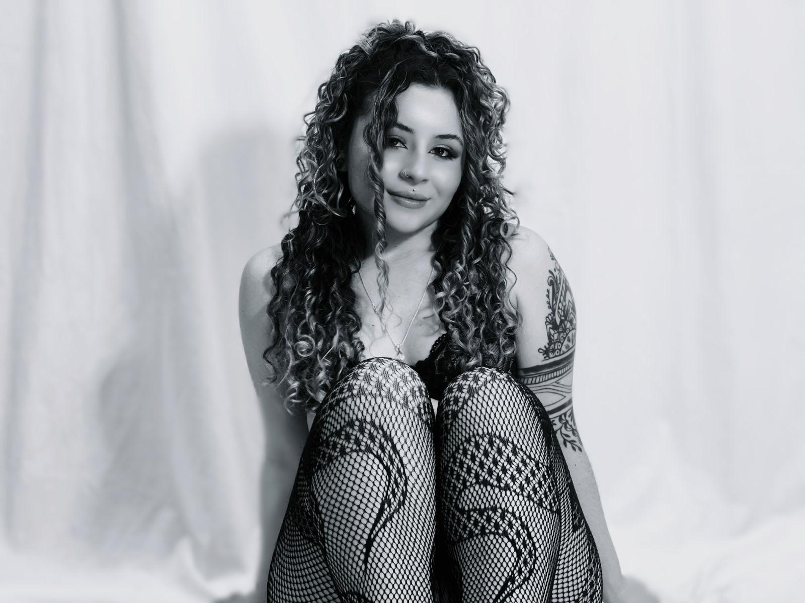 TinyLoveee picture 6