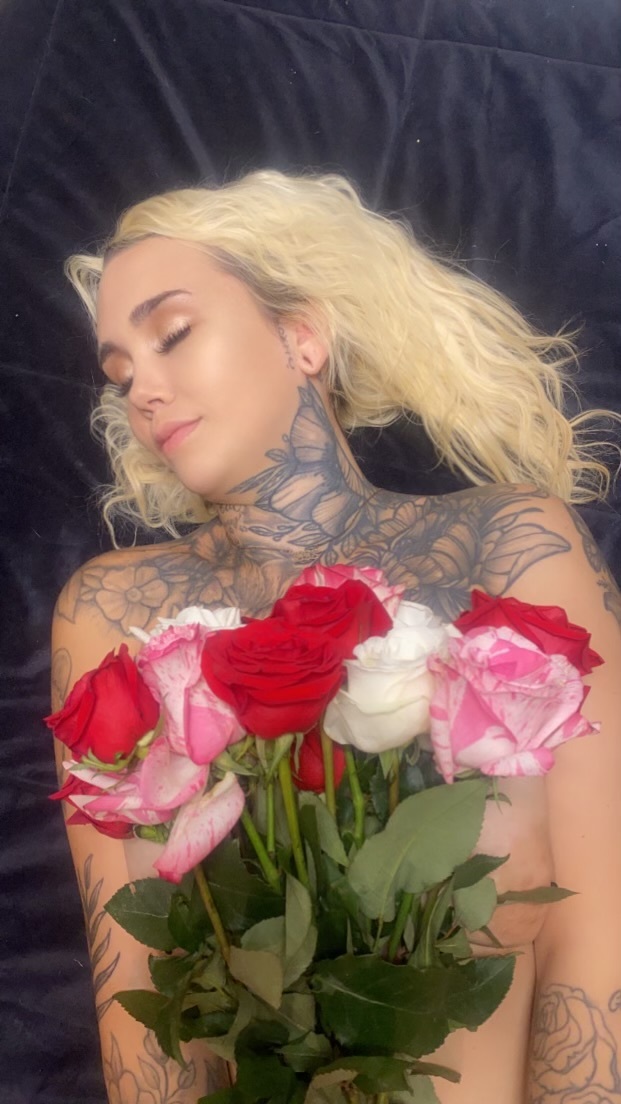 augustmarie from Jerkmate