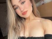 nickybloom pic