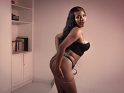 SalomeBrunette1999