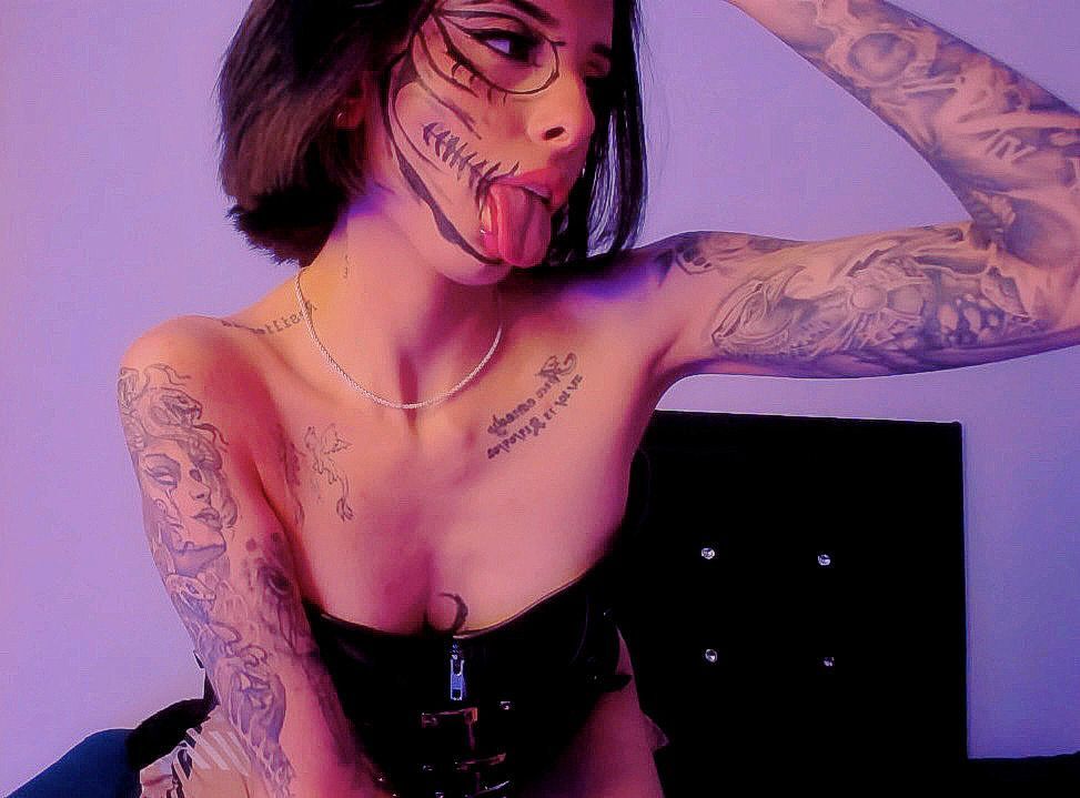 chloeaddamss from Jerkmate