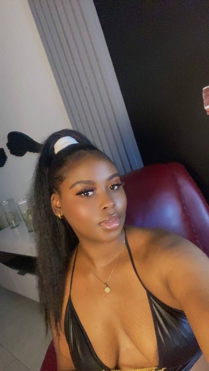 AngelaBasset photo 4