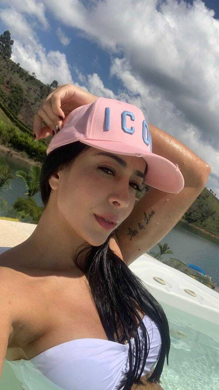 camilamoretti from Jerkmate