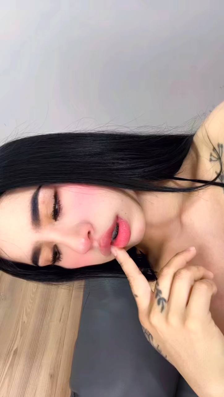 miafreya from Jerkmate