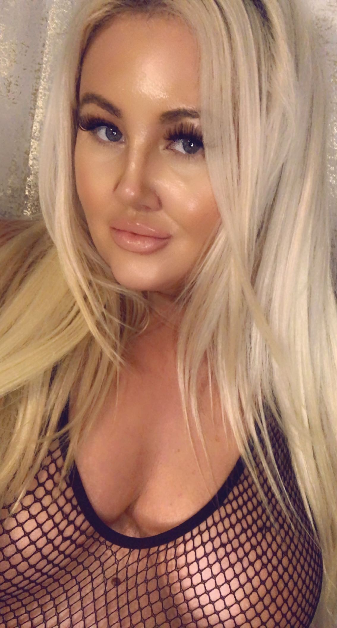 englishbrooke69 from Jerkmate