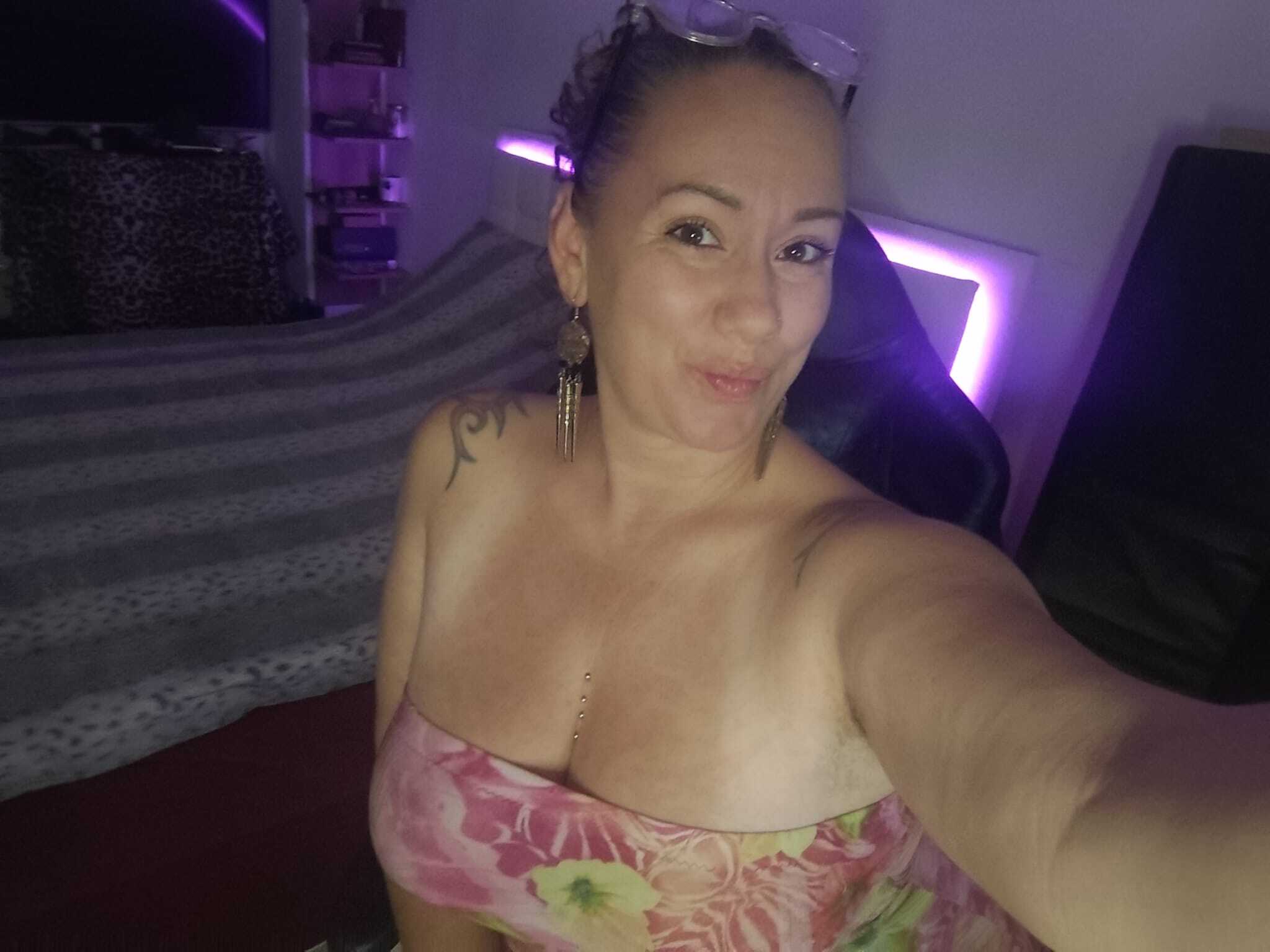 CurvyKiss photo 1