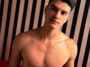 leotease photo