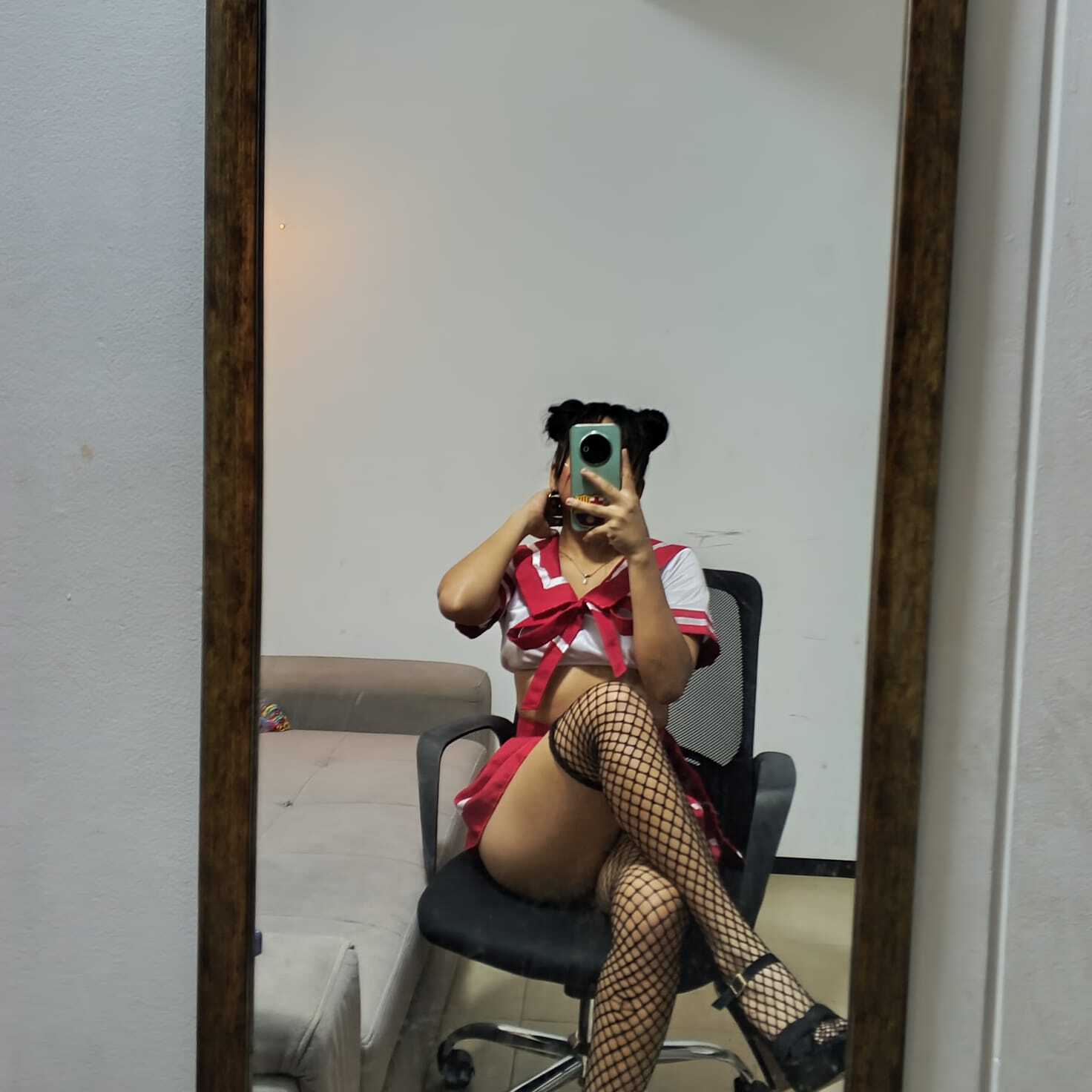 alejalexx from Jerkmate