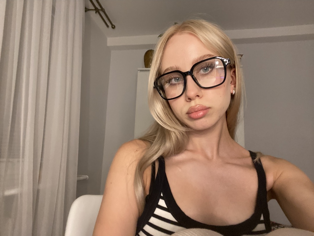 anyalovexx from Jerkmate