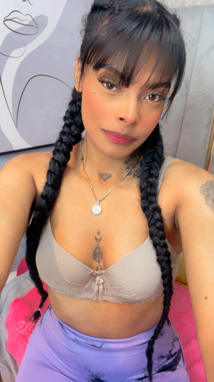 emmaebonyx19 from Jerkmate